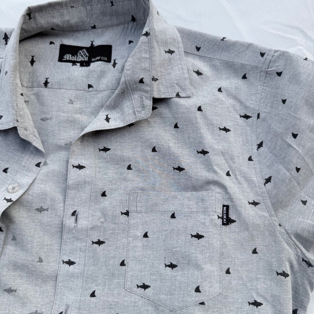 Molokai Surf Co Mens Large Grey Shark Print Short Sleeve Button Down Shirt